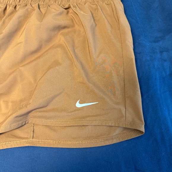 Nike Women's One Dri-FIT Mid-Rise 3" Brief-Lined Shorts size LARGE - Picture 2 of 5